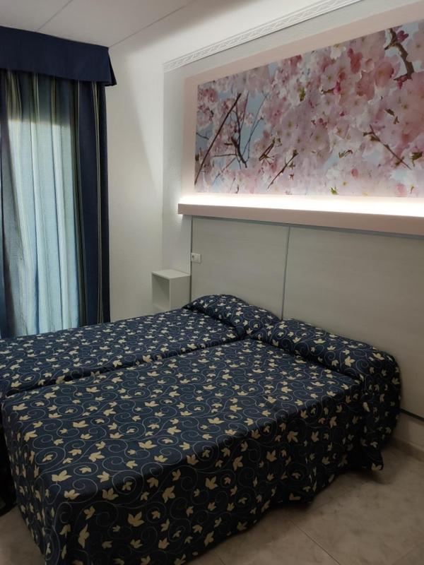 Hotel Hvalles Malgrat de Mar Zewnętrze zdjęcie