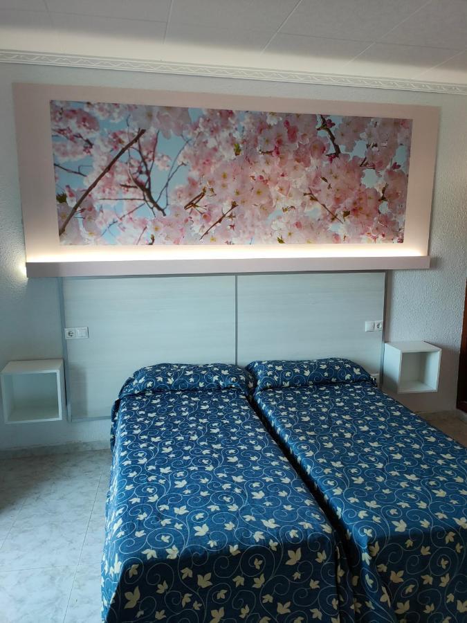 Hotel Hvalles Malgrat de Mar Zewnętrze zdjęcie