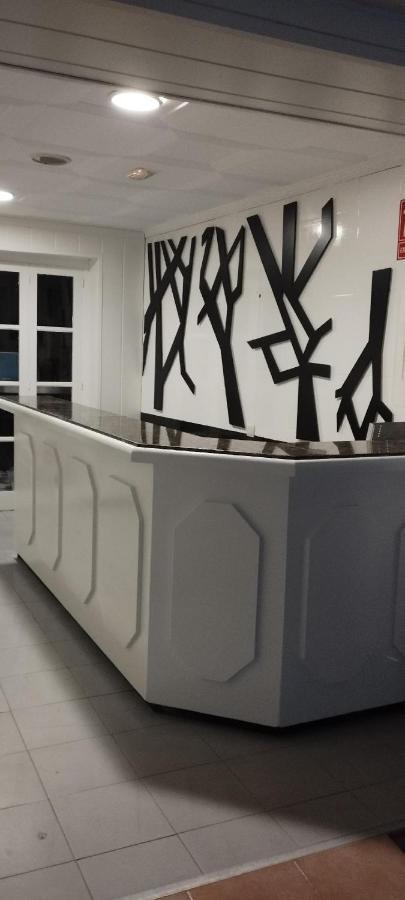 Hotel Hvalles Malgrat de Mar Zewnętrze zdjęcie